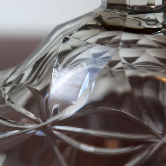 伎山（ギヤマン）切子蓋物　【cut glass pot】[k0561]