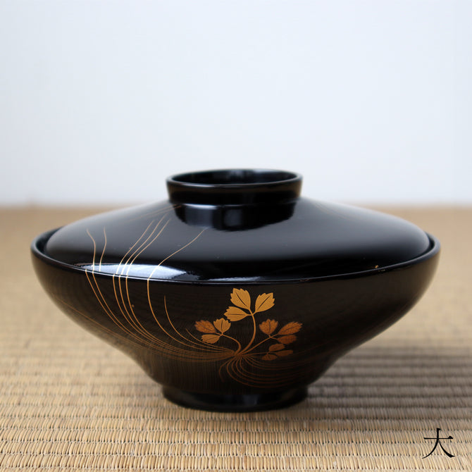 蝋色塗芹蒔絵 吸物椀と隅切膳 各大小の五客揃 （計20点）　[L0008]