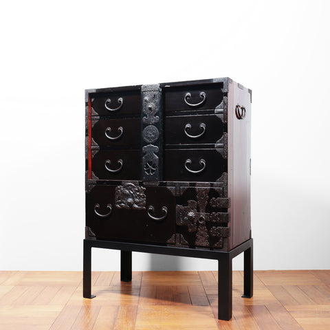 時代箪笥／黒塗庄内閂付小箪笥　スタンド付き【Small chest with metal stand】 [j1205]　Japanese Antique Furniture