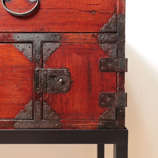 時代箪笥／刀箪笥（嘉永六年墨書き）　スタンド付き【Edo era KATANA chest with metal stand】 [j1206]　Japanese Antique Furniture