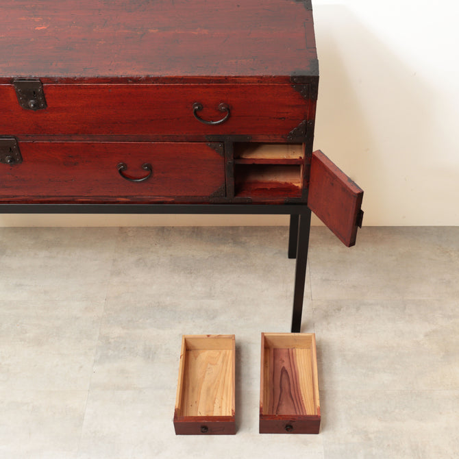 時代箪笥／刀箪笥（嘉永六年墨書き）　スタンド付き【Edo era KATANA chest with metal stand】 [j1206]　Japanese Antique Furniture