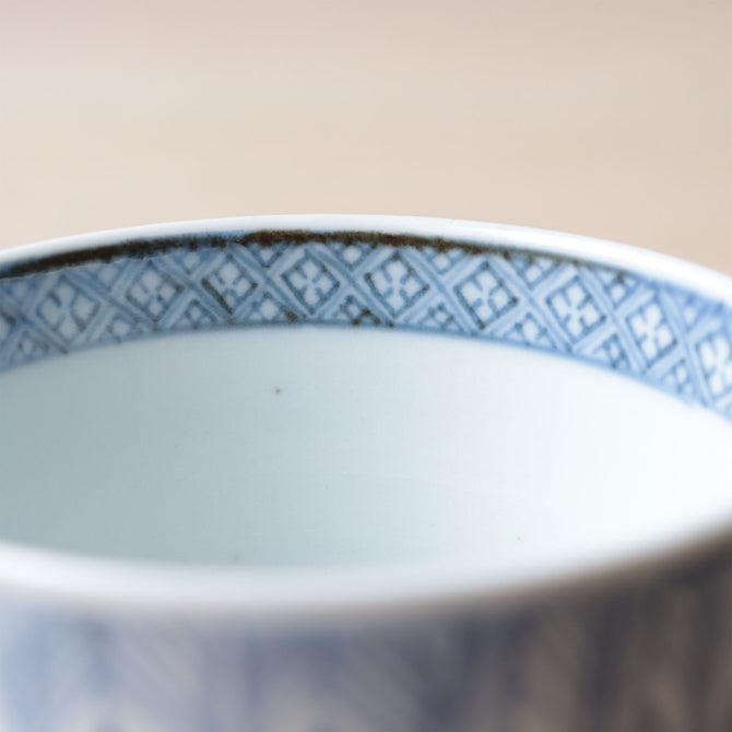 矢羽根文様蕎麦猪口　一客　【OLD IMARI SOBA CHOKO -soba noodle cup 1pc】[p0354]