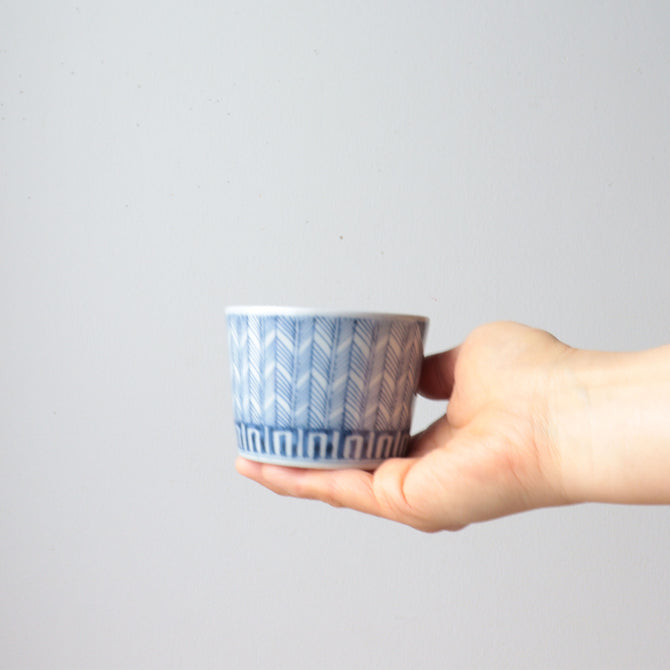 矢羽根文様蕎麦猪口　一客　【OLD IMARI SOBA CHOKO -soba noodle cup 1pc】[p0354]