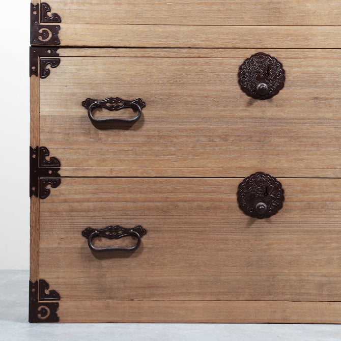 時代箪笥／庄内桐重ね衣裳箪笥【 SHONAI KIRI clothing chest 】 [j1212]　Japanese Antique Furniture