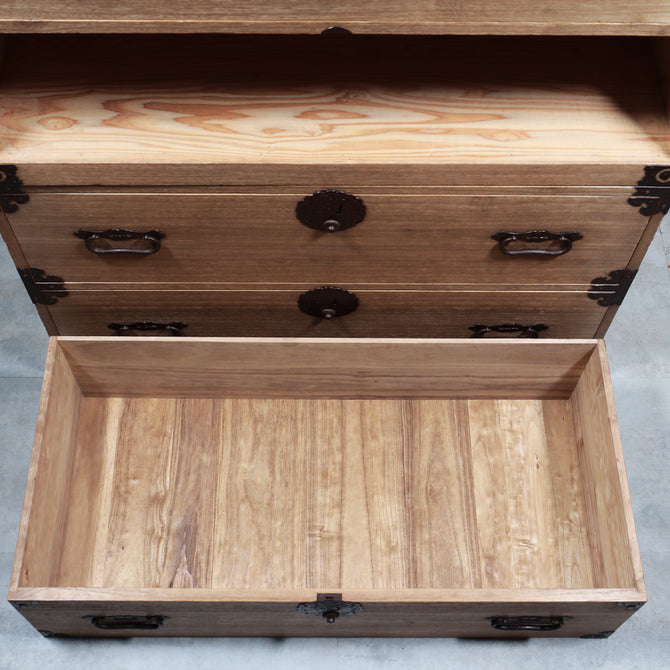 時代箪笥／庄内桐重ね衣裳箪笥【 SHONAI KIRI clothing chest 】 [j1212]　Japanese Antique Furniture