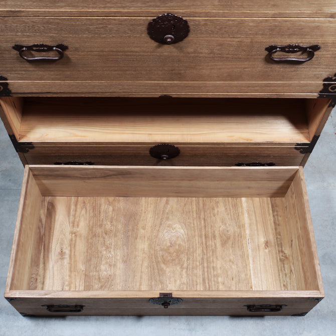 時代箪笥／庄内桐重ね衣裳箪笥【 SHONAI KIRI clothing chest 】 [j1212]　Japanese Antique Furniture