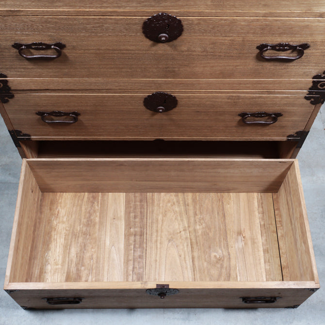 時代箪笥／庄内桐重ね衣裳箪笥【 SHONAI KIRI clothing chest 】 [j1212]　Japanese Antique Furniture