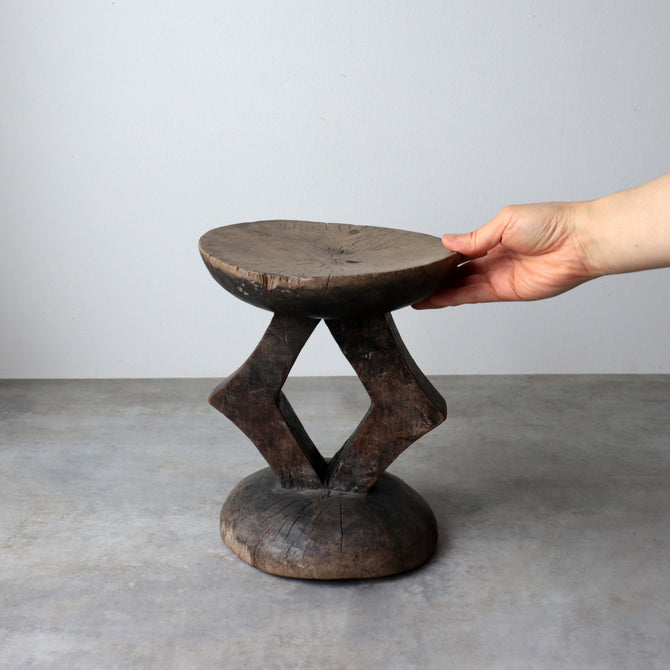アフリカンスツール ジンバブエ　トンガ族の椅子　【African Stool】[f0308]
