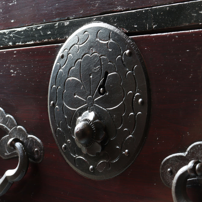 米沢桜紋金具小箪笥　スタンド付き【Yonezawa smallchest with metal stand】 [j1213]　Japanese Antique Furniture