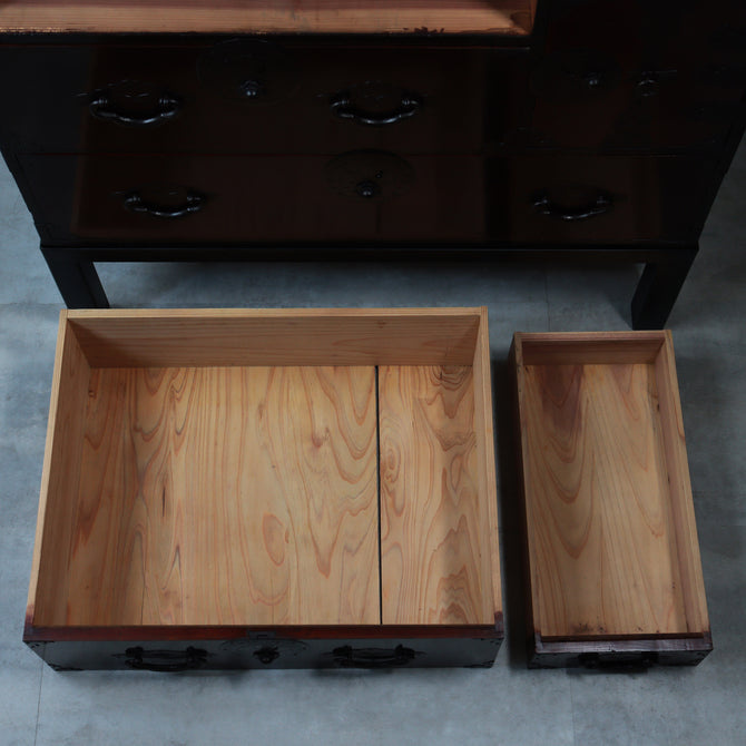 米沢桜紋金具小箪笥　スタンド付き【Yonezawa smallchest with metal stand】 [j1213]　Japanese Antique Furniture