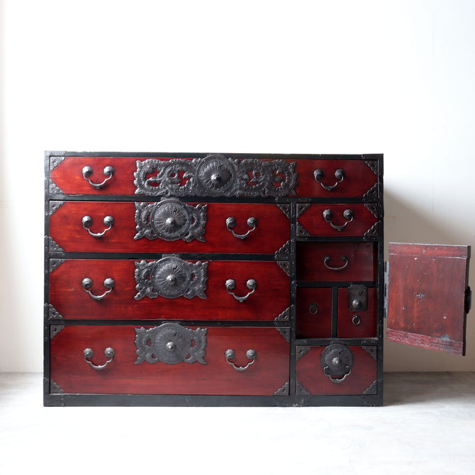 時代箪笥／仙台菊菱紋衣裳箪笥【 SENDAI clothing chest 】 [j0974]Japanese Antique Furniture