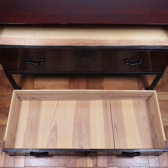 時代箪笥／米沢桜紋衣裳箪笥　スタンド付き【Yonezawa clothing chest with metal stand 】 [j1136]　Japanese Antique Furniture