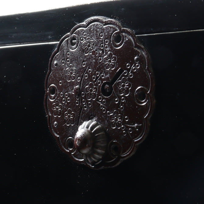 時代箪笥／庄内衣裳箪笥【Shounai clothing chest with metal stand】 [j1219]Japanese Antique Furniture