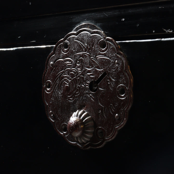 時代箪笥／庄内衣裳箪笥【Shounai clothing chest with metal stand】 [j1219]Japanese Antique Furniture