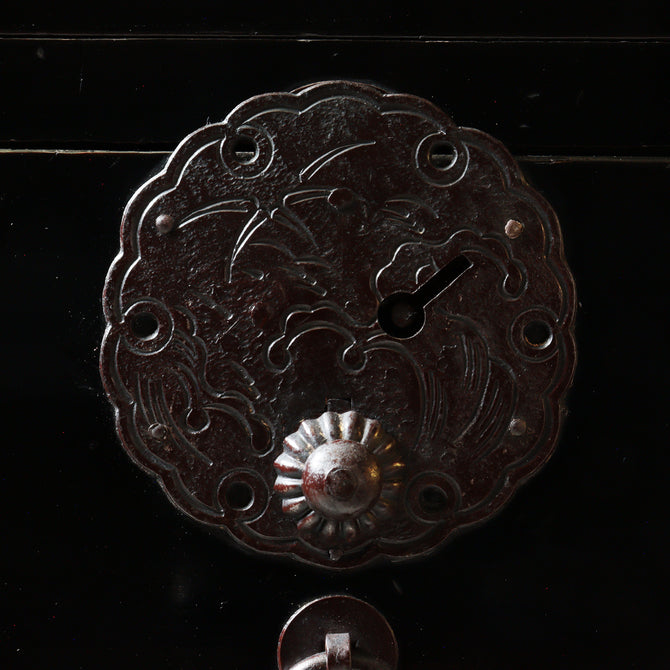 時代箪笥／庄内衣裳箪笥【Shounai clothing chest with metal stand】 [j1219]Japanese Antique Furniture