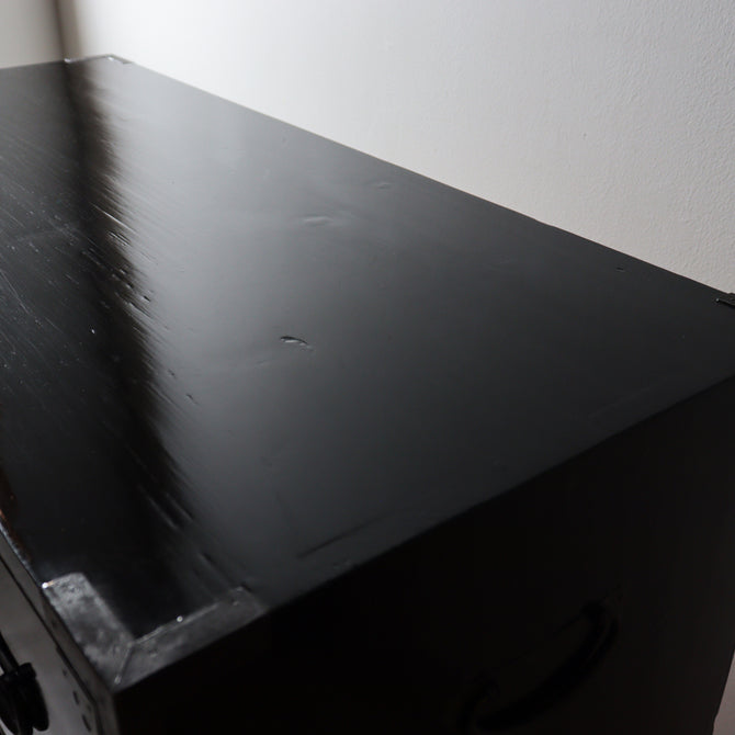 時代箪笥／庄内衣裳箪笥【Shounai clothing chest with metal stand】 [j1219]Japanese Antique Furniture