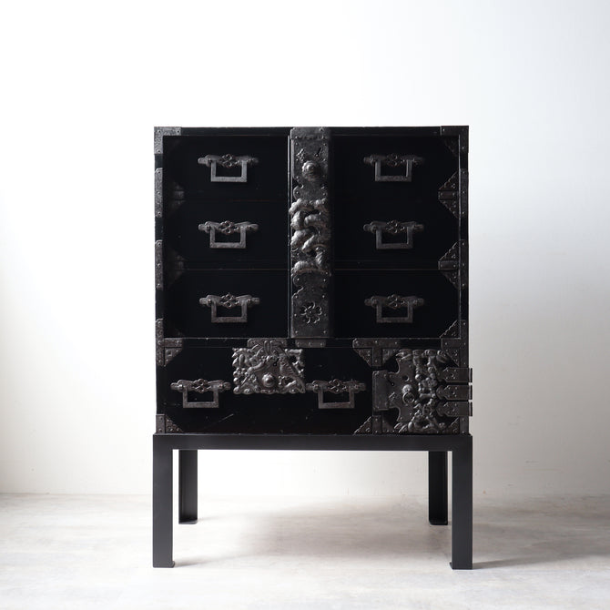 時代箪笥／黒塗庄内閂付小箪笥　スタンド付き【Small chest with metal stand】 [j1222]　Japanese Antique Furniture