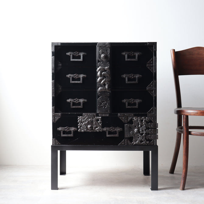 時代箪笥／黒塗庄内閂付小箪笥　スタンド付き【Small chest with metal stand】 [j1222]　Japanese Antique Furniture