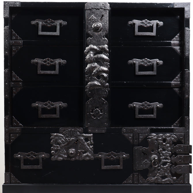 時代箪笥／黒塗庄内閂付小箪笥　スタンド付き【Small chest with metal stand】 [j1222]　Japanese Antique Furniture