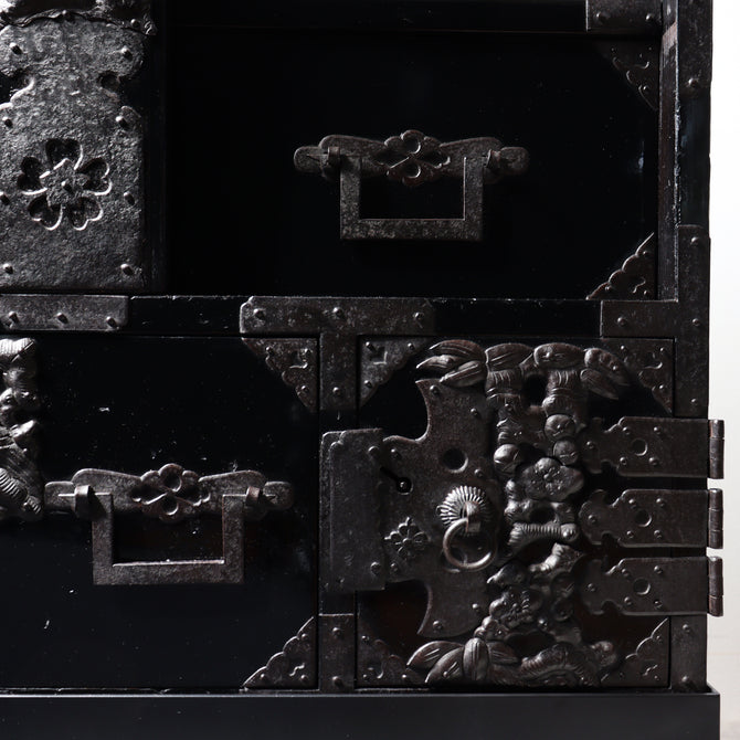 時代箪笥／黒塗庄内閂付小箪笥　スタンド付き【Small chest with metal stand】 [j1222]　Japanese Antique Furniture