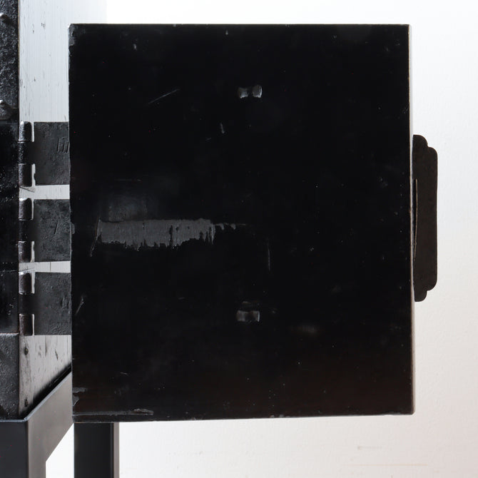 時代箪笥／黒塗庄内閂付小箪笥　スタンド付き【Small chest with metal stand】 [j1222]　Japanese Antique Furniture