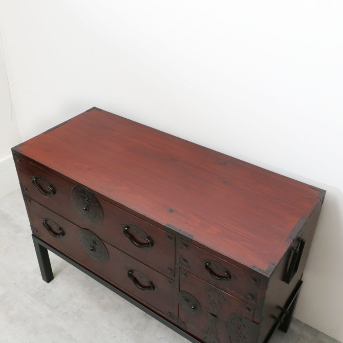 時代箪笥／米沢桜丸衣裳箪笥　スタンド付き【Yonezawa clothing chest with metal stand 】 [j1210]　Japanese Antique Furniture