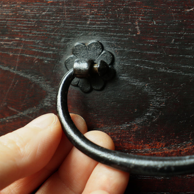 時代箪笥／閂錠付車箪笥【Wheeled chest with bar lock】 [j1188]Japanese Antique Furniture