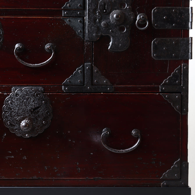 時代箪笥／庄内雪輪紋小箪笥　スタンド付き【SHOUNAI Small chest with metal stand】 [j1228]Japanese Antique Furniture