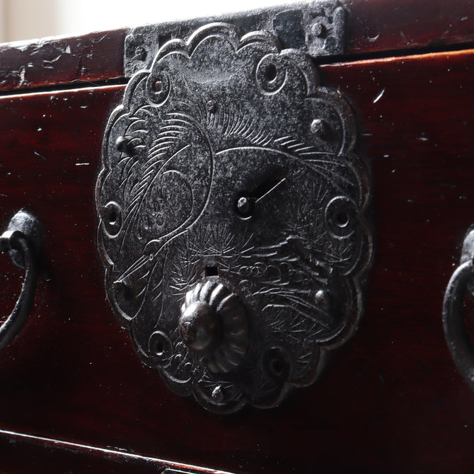 時代箪笥／庄内雪輪紋小箪笥　スタンド付き【SHOUNAI Small chest with metal stand】 [j1228]Japanese Antique Furniture