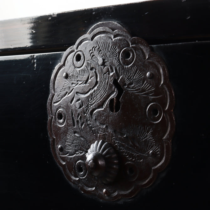 時代箪笥／庄内衣裳箪笥　スタンド付き【Shounai clothing chest with metal stand】 [j1231]Japanese Antique Furniture