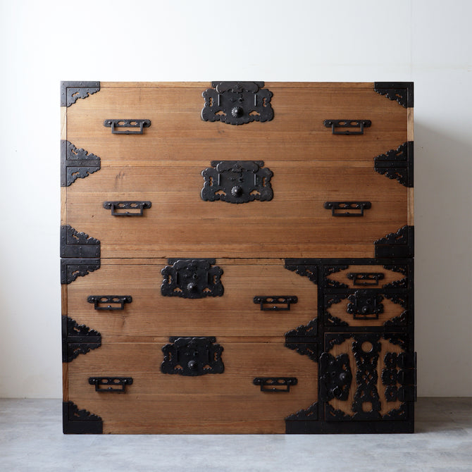 時代箪笥／総桐佐渡衣裳箪笥  [j1191]【 Sado clothing chest -Japanese antique furniture】