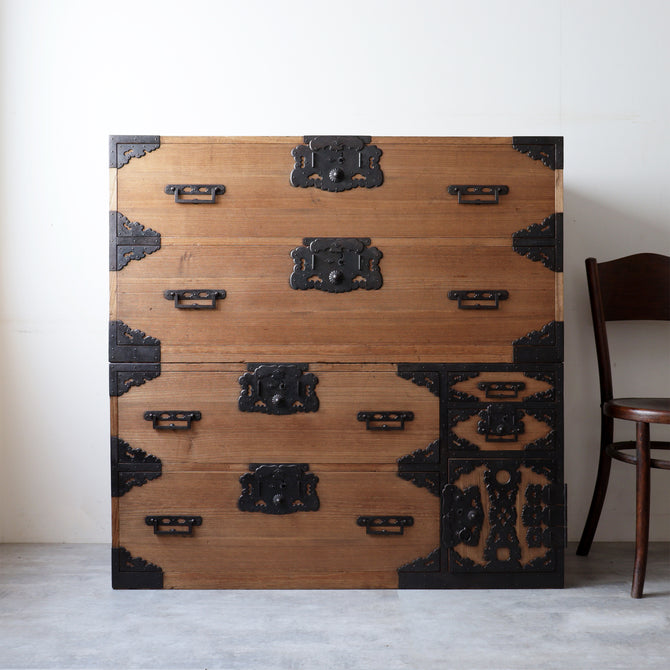 時代箪笥／総桐佐渡衣裳箪笥  [j1191]【 Sado clothing chest -Japanese antique furniture】