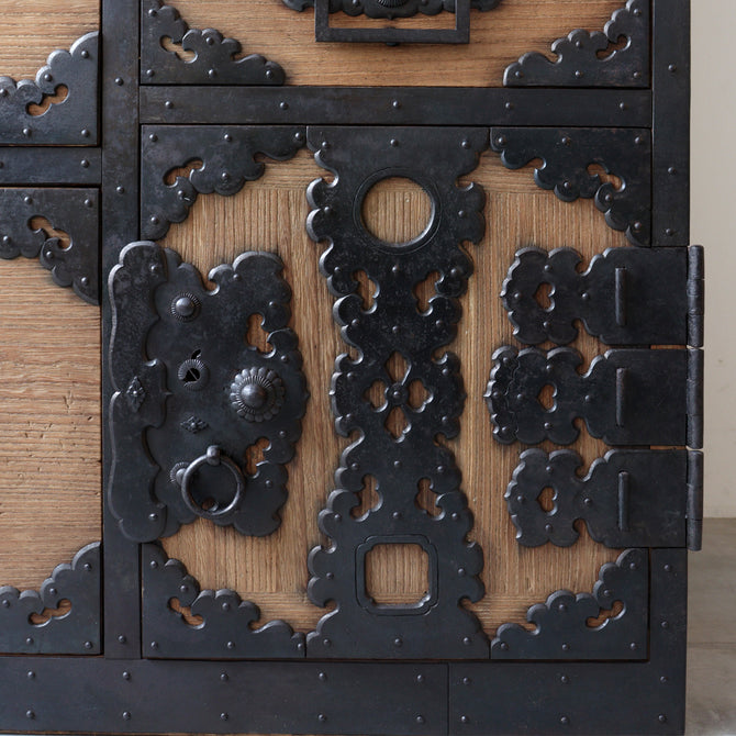時代箪笥／総桐佐渡衣裳箪笥  [j1191]【 Sado clothing chest -Japanese antique furniture】