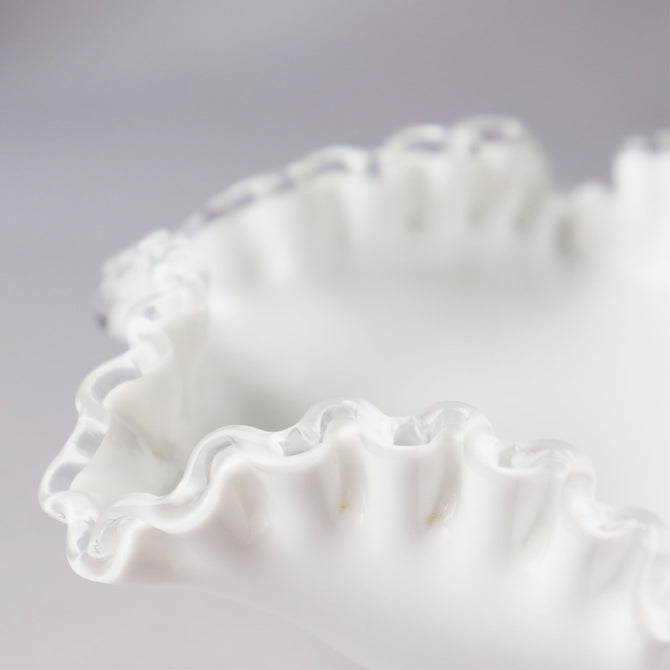 Fenton シルバークレストミルクガラスコンポート　U.S.A.ビンテージガラス　[g047]