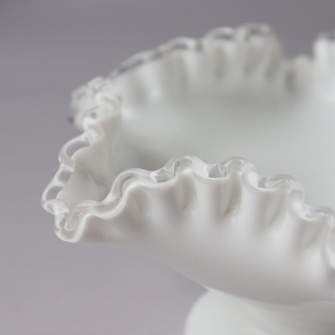 Fenton シルバークレストミルクガラスコンポート　U.S.A.ビンテージガラス　[g047]