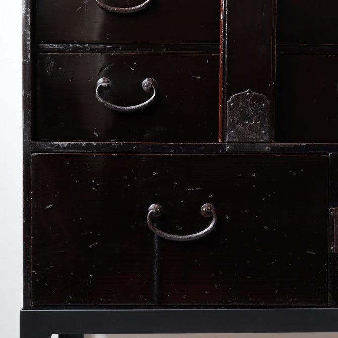 時代箪笥／黒塗閂付小箪笥　スタンド付き【Small chest with metal stand】 [j1195]　Japanese Antique Furniture