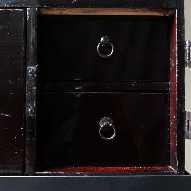 時代箪笥／黒塗閂付小箪笥　スタンド付き【Small chest with metal stand】 [j1195]　Japanese Antique Furniture
