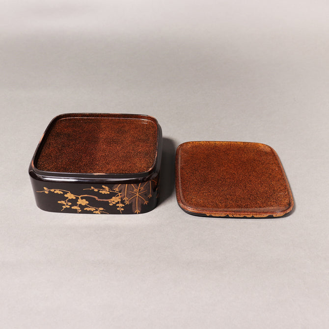 蒔絵松竹梅図花見重[k0539]【Makie Hanami-ju ( lacquered lunch box with Shochikubai design ) 】