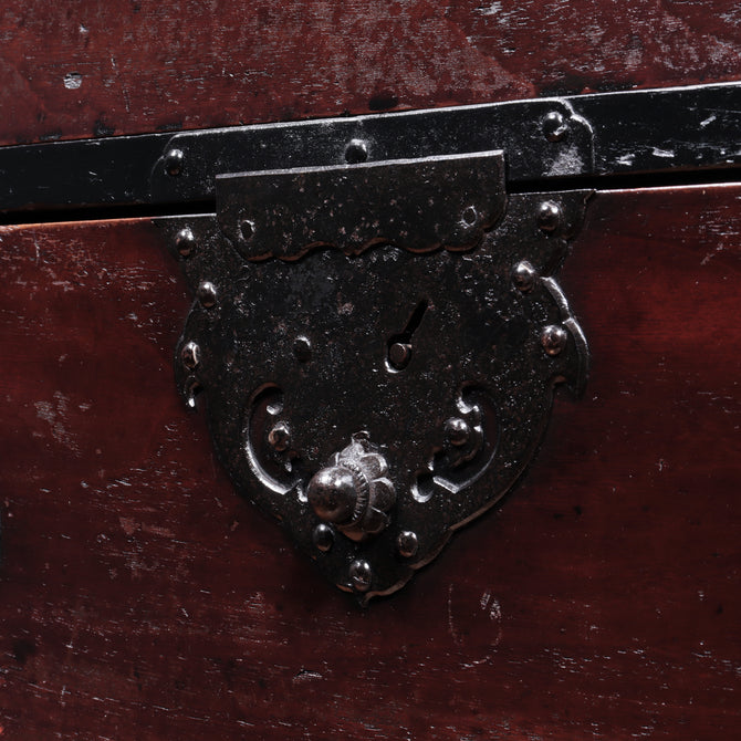 時代箪笥／米沢兜金具衣裳箪笥【Yonezawa clothing chest 】 [j1098]　Japanese Antique Furniture