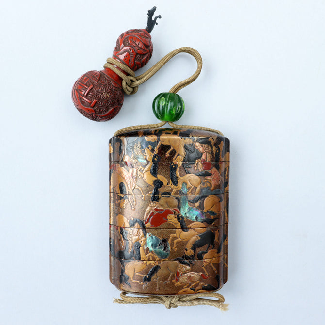 馬尽くし漆絵蒔絵印籠【INRO (Medicine case) with horse design】[k0604]