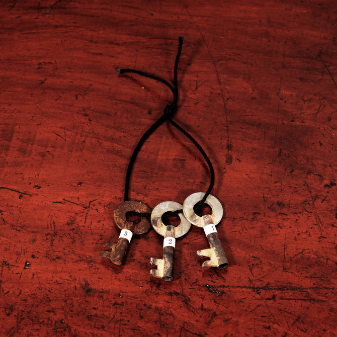 時代箪笥／米沢菊紋衣裳箪笥【YONEZAWA clothing chest】 [j1017]　Japanese Antique Furniture