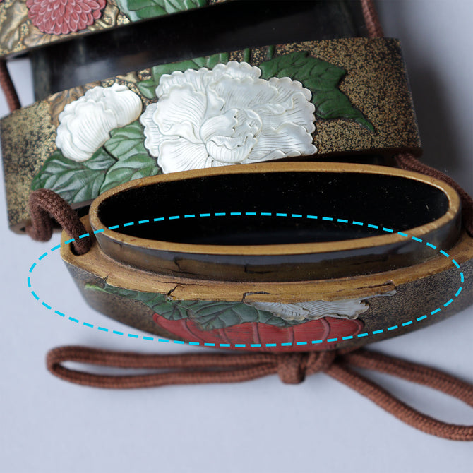 彫漆白蝶貝象嵌印籠【INRO (Medicine case) with Flower and Butterfly design 】[k0606]