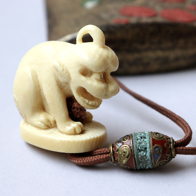 彫漆白蝶貝象嵌印籠【INRO (Medicine case) with Flower and Butterfly design 】[k0606]