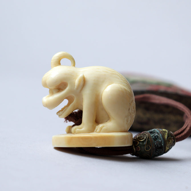 彫漆白蝶貝象嵌印籠【INRO (Medicine case) with Flower and Butterfly design 】[k0606]