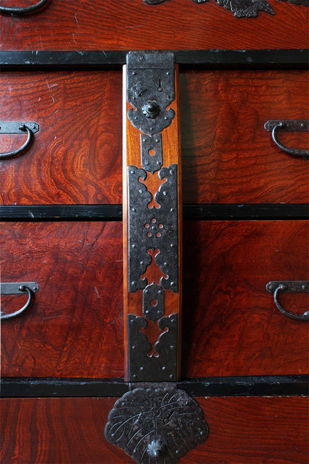 時代箪笥／仙台閂錠鳳凰金具衣裳箪笥 【SENDAI clothing chest with lockbar】 [j0830]Japanese Antique Furniture