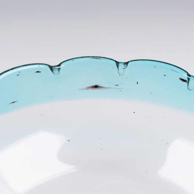 青花縁脚付鉢 [g028]