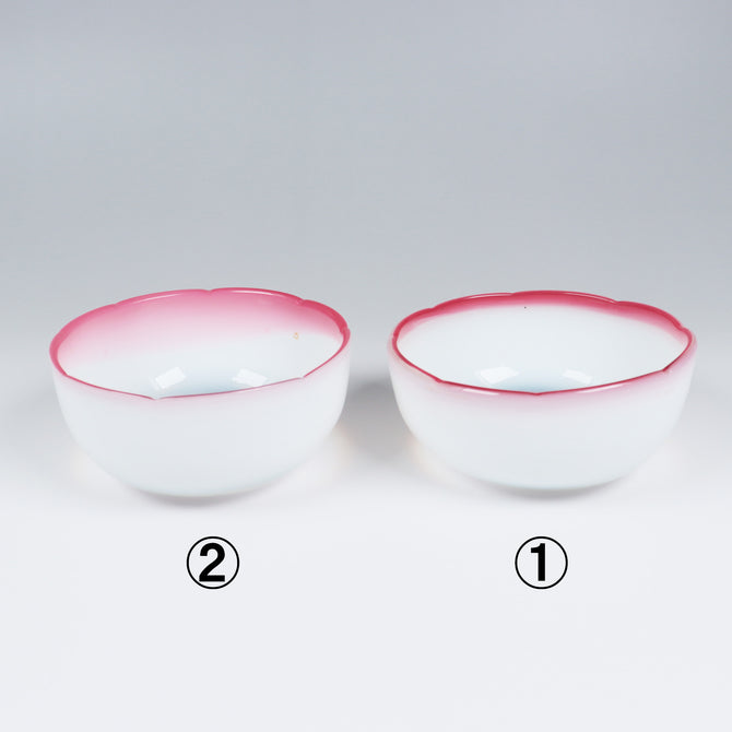 赤花縁椀型小鉢 [IZ768]