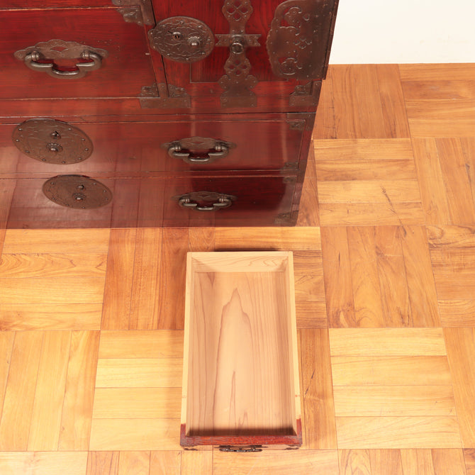 時代箪笥／米沢桜紋衣裳箪笥【YONEZAWA clothing chest】 [j1031]　Japanese Antique Furniture