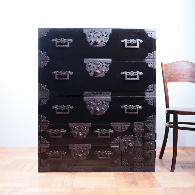 時代箪笥／黒塗庄内衣裳箪笥【Shonai clothing chest】[j1065]　Japanese Antique Furniture
