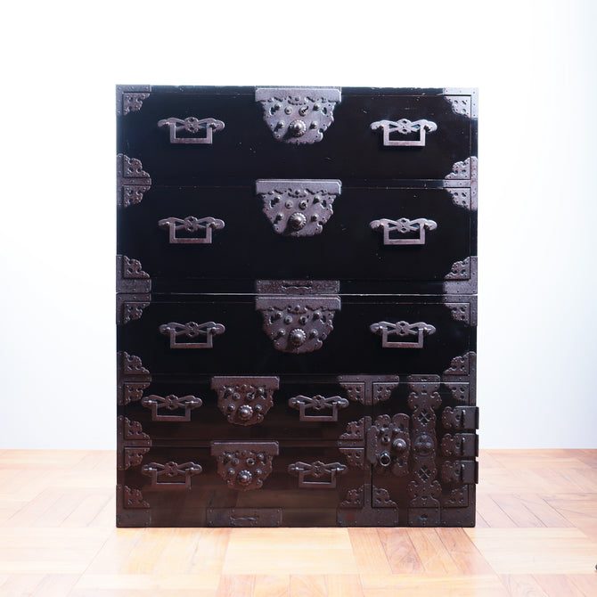 時代箪笥／黒塗庄内衣裳箪笥【Shonai clothing chest】[j1065]　Japanese Antique Furniture